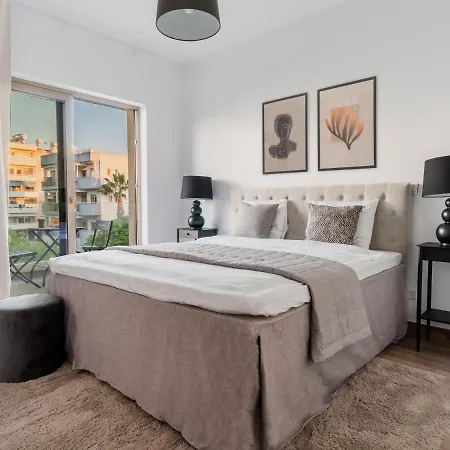 3 Bedroom With 2 Balconies And Private Rooftop Terrace