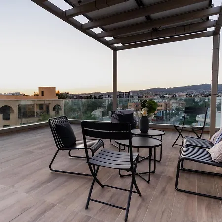 3 Bedroom With 2 Balconies And Private Rooftop Terrace דירה *